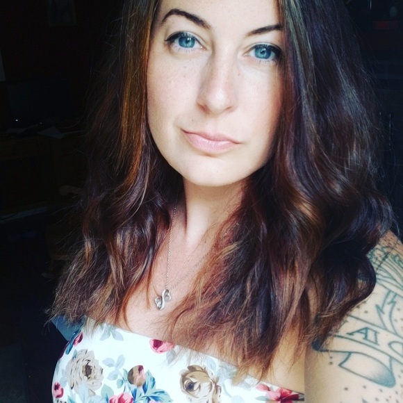 Meet your Posher, Brooke - Picture 1 of 1